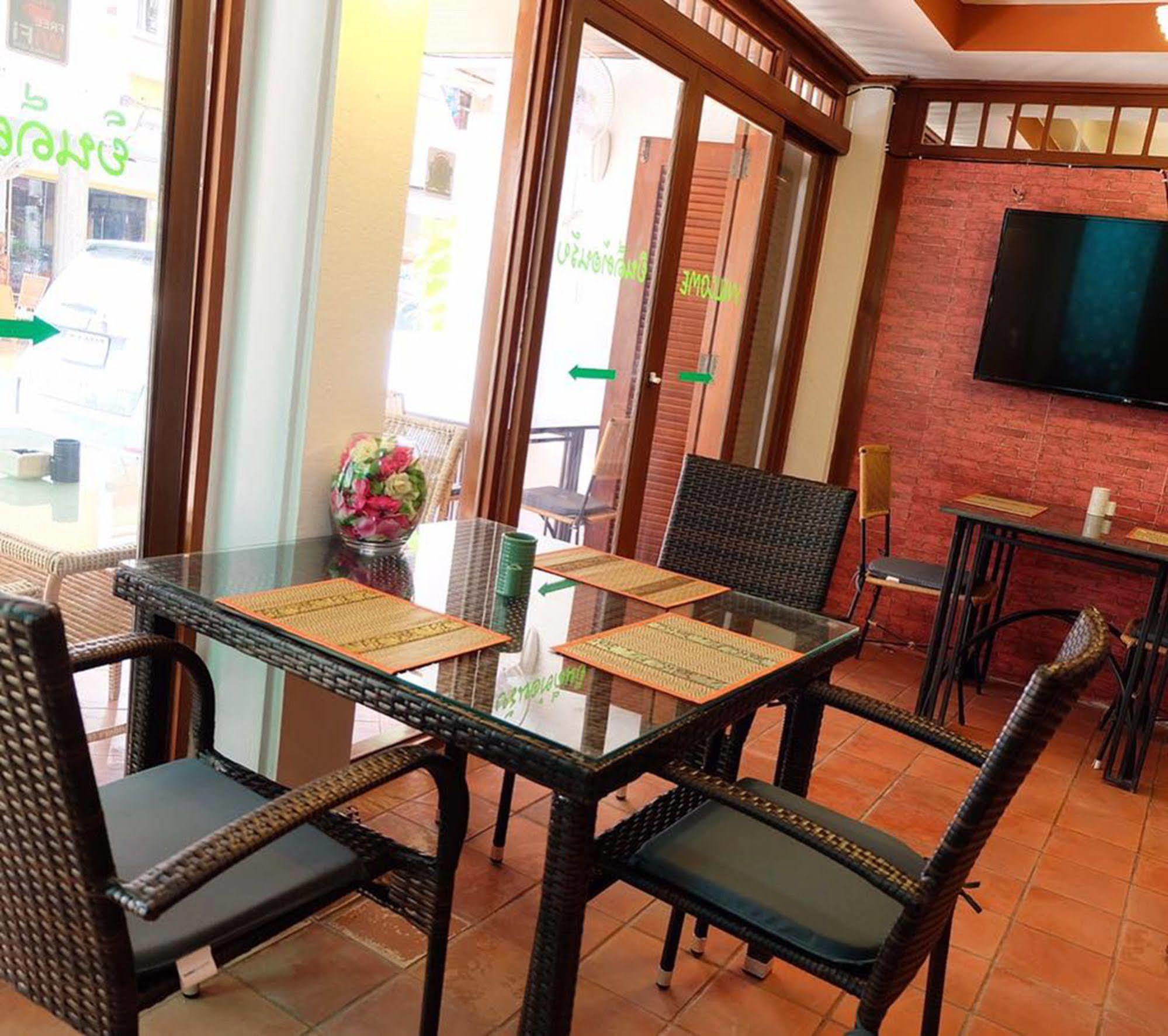 Kaneng Guesthouse HHQ Exterior foto