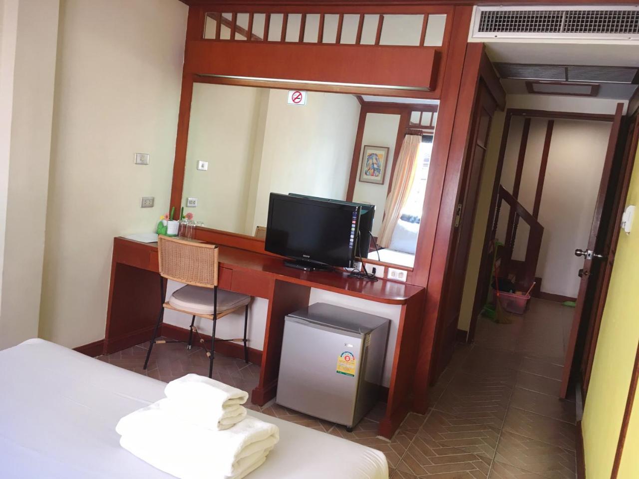 Kaneng Guesthouse HHQ Exterior foto